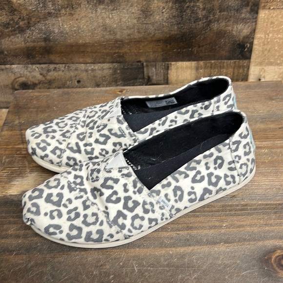 Toms Cheetah Print flats loafers Women’s size‎ 6 - Picture 1 of 6